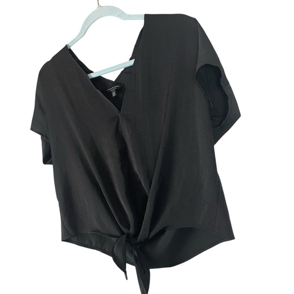 Lucky Brand Black V-Neck Tie Front Short Sleeve Blouse XS - Picture 2 of 8